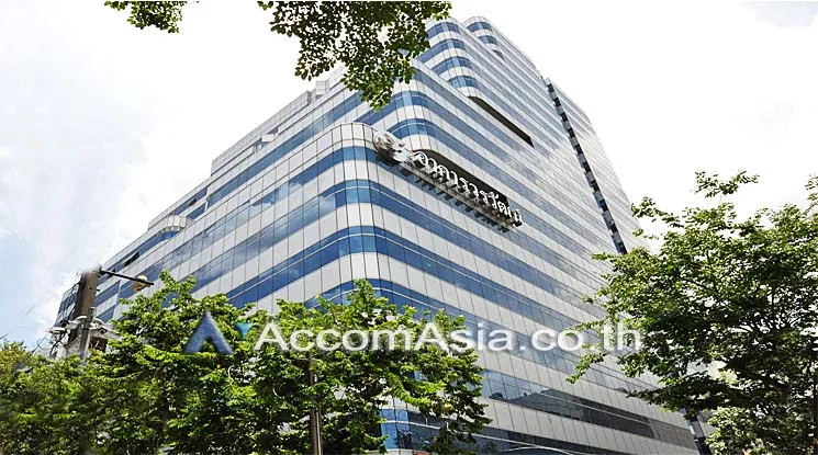 10  Office Space For Rent in Silom ,Bangkok BTS Surasak at Vorawat Building AA10945